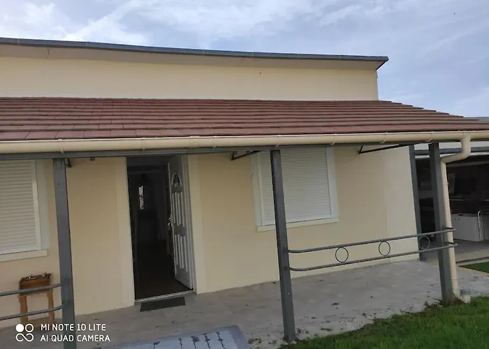 Maison Avec Deux Chambres Au Calme